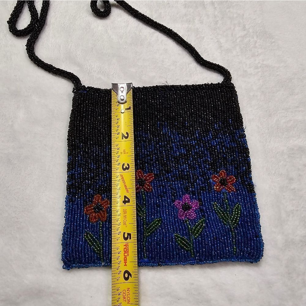 🌿Beautiful Vintage hand beaded glass floral purse. - Picture 6 of 11